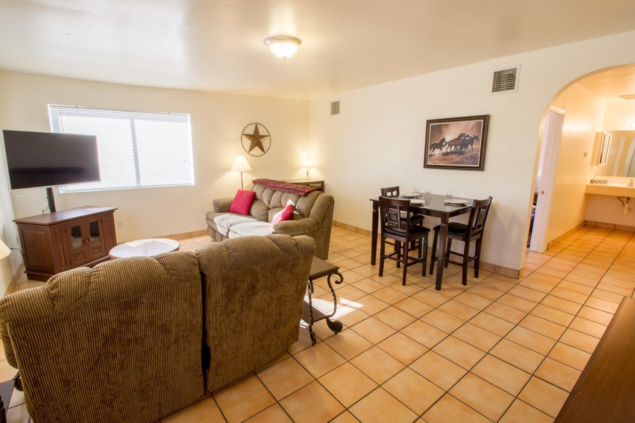 Stagecoach Suites Wickenburg Buitenkant foto