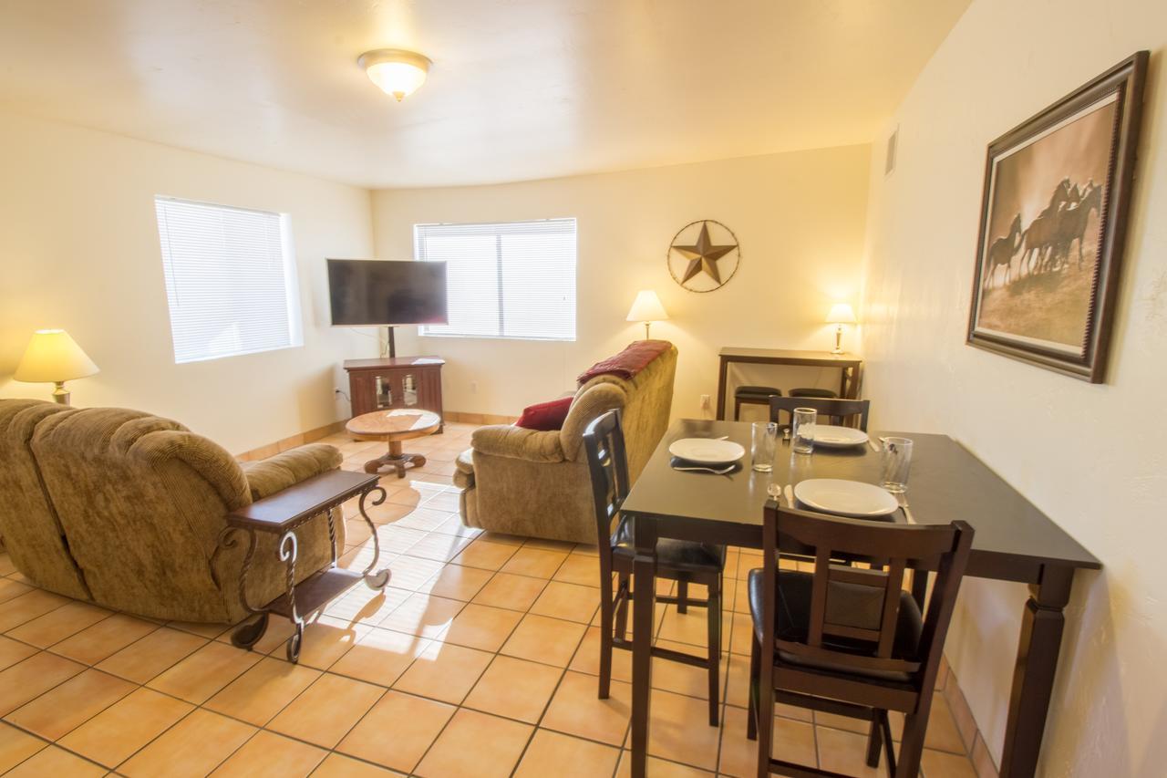 Stagecoach Suites Wickenburg Buitenkant foto