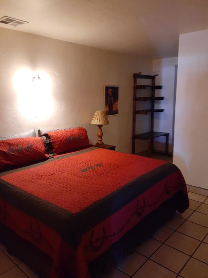 Stagecoach Suites Wickenburg Buitenkant foto